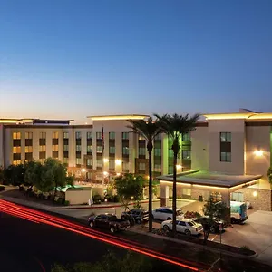 3* Hotel Hampton Airport North
